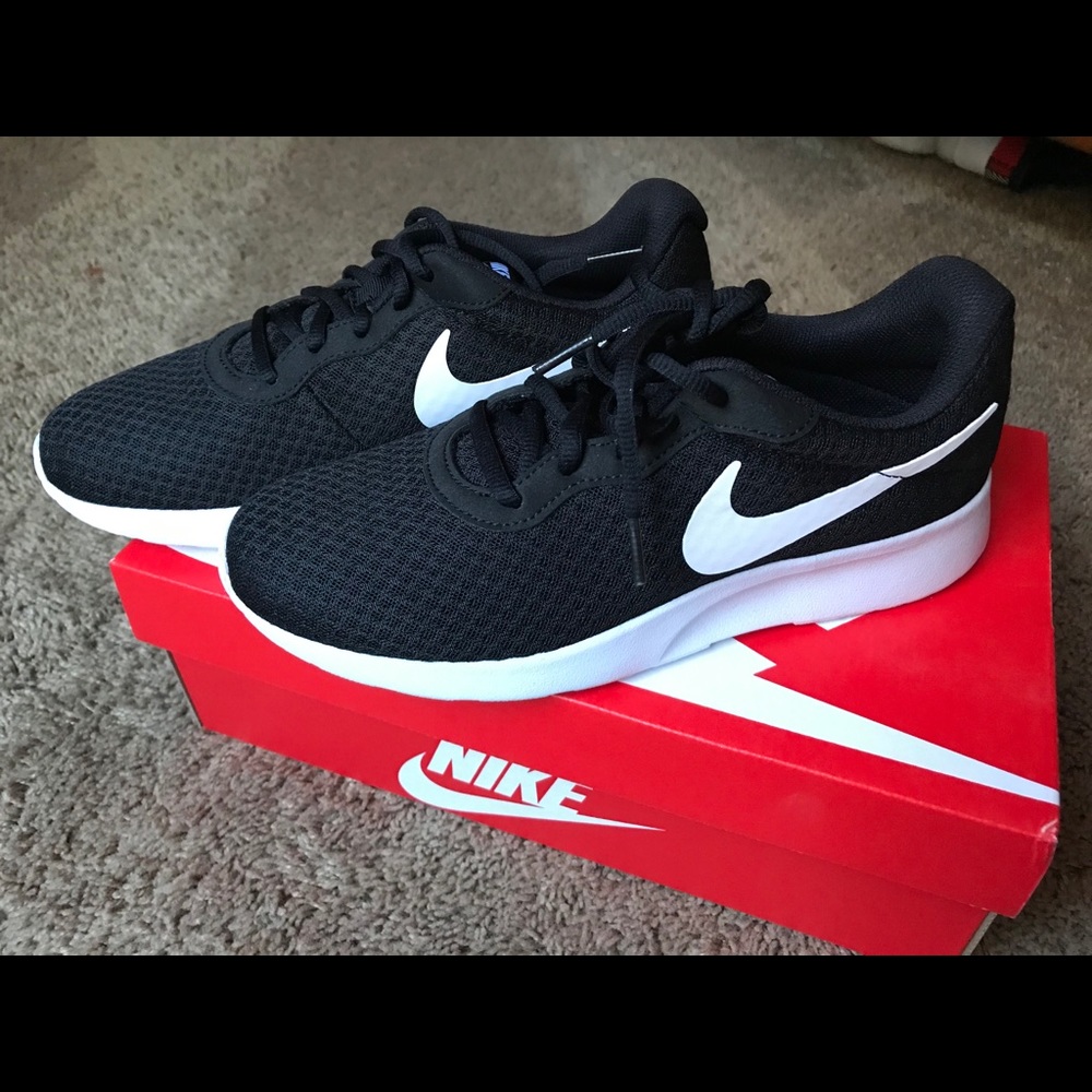 Women’s Nike Tanjun. Size 8.5